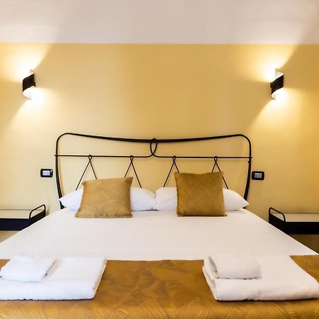 Sebeto Duomo Apartment Naples Luaran gambar